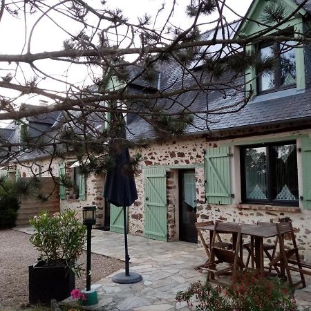 Chambre D Hote La Roussiere Saint-Ouen-Des-Toits Buitenkant foto