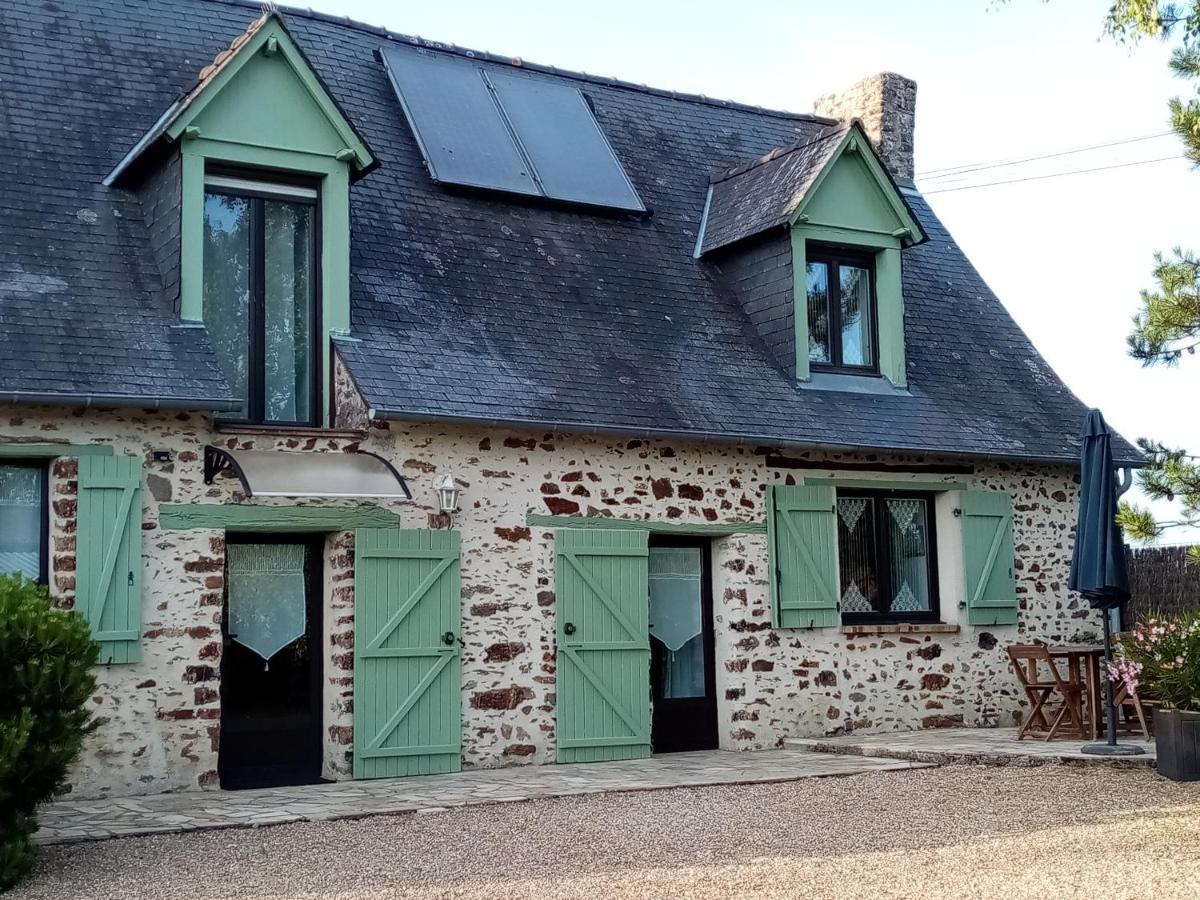 Chambre D Hote La Roussiere Saint-Ouen-Des-Toits Buitenkant foto
